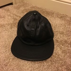 Black leather snapback hat American Apparel